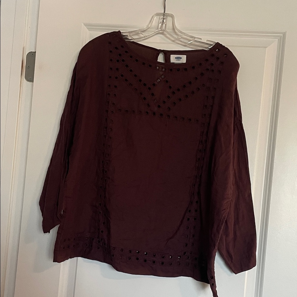 Women's Burgundy size Medium Top NWOT